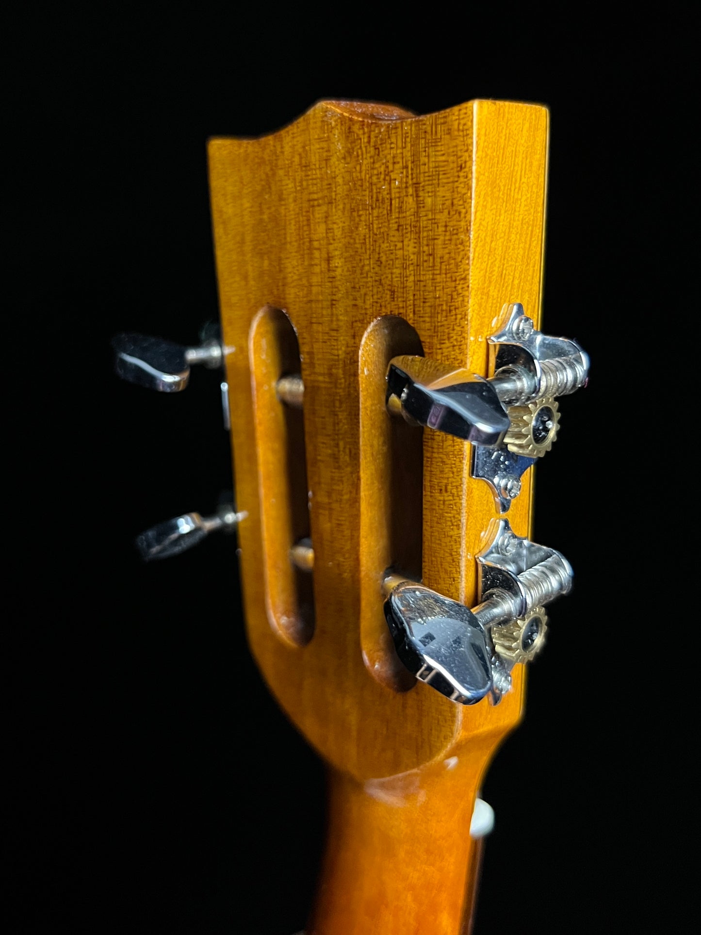 Ohana BKT-250G Bari-Tenor Solid Spruce / Acacia Tenor Scale Baritone Body Ukulele with Mi-Si Pickup - Used