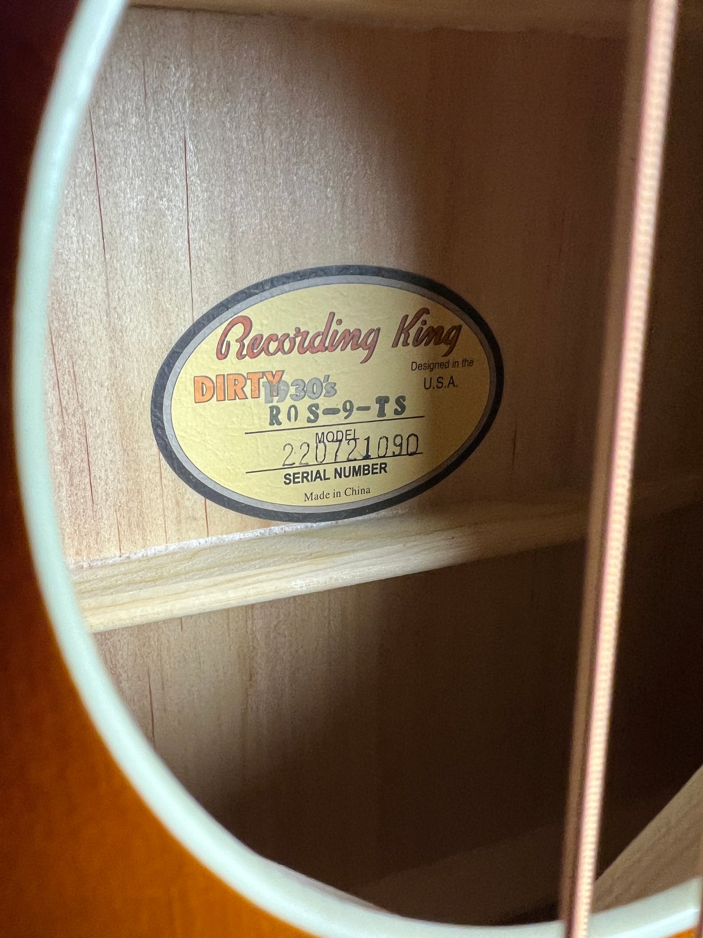 SOLD - Recording King Dirty 30s Series 9 000 Solid Sitka Spruce Tobacco Sunburst Acoustic Guitar ROS-9 - New