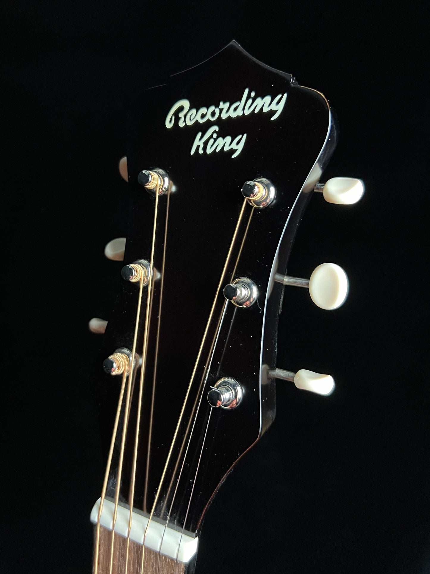 SOLD - Recording King Dirty 30s Series 9 000 Solid Sitka Spruce Tobacco Sunburst Acoustic Guitar ROS-9 - New