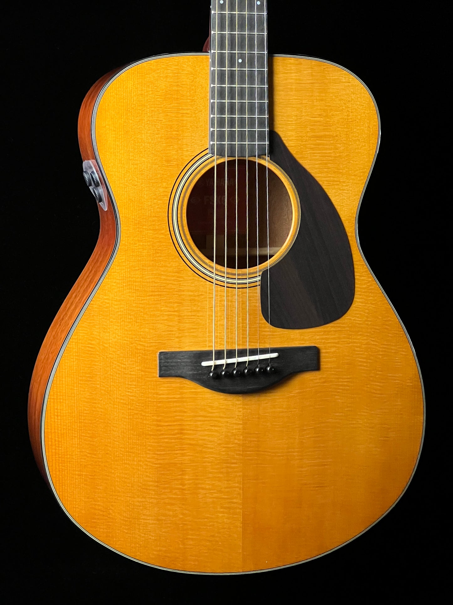 Yamaha FSX5 Red Label Sitka Spruce / Mahogany Acoustic with Atmosfeel Pickup - New