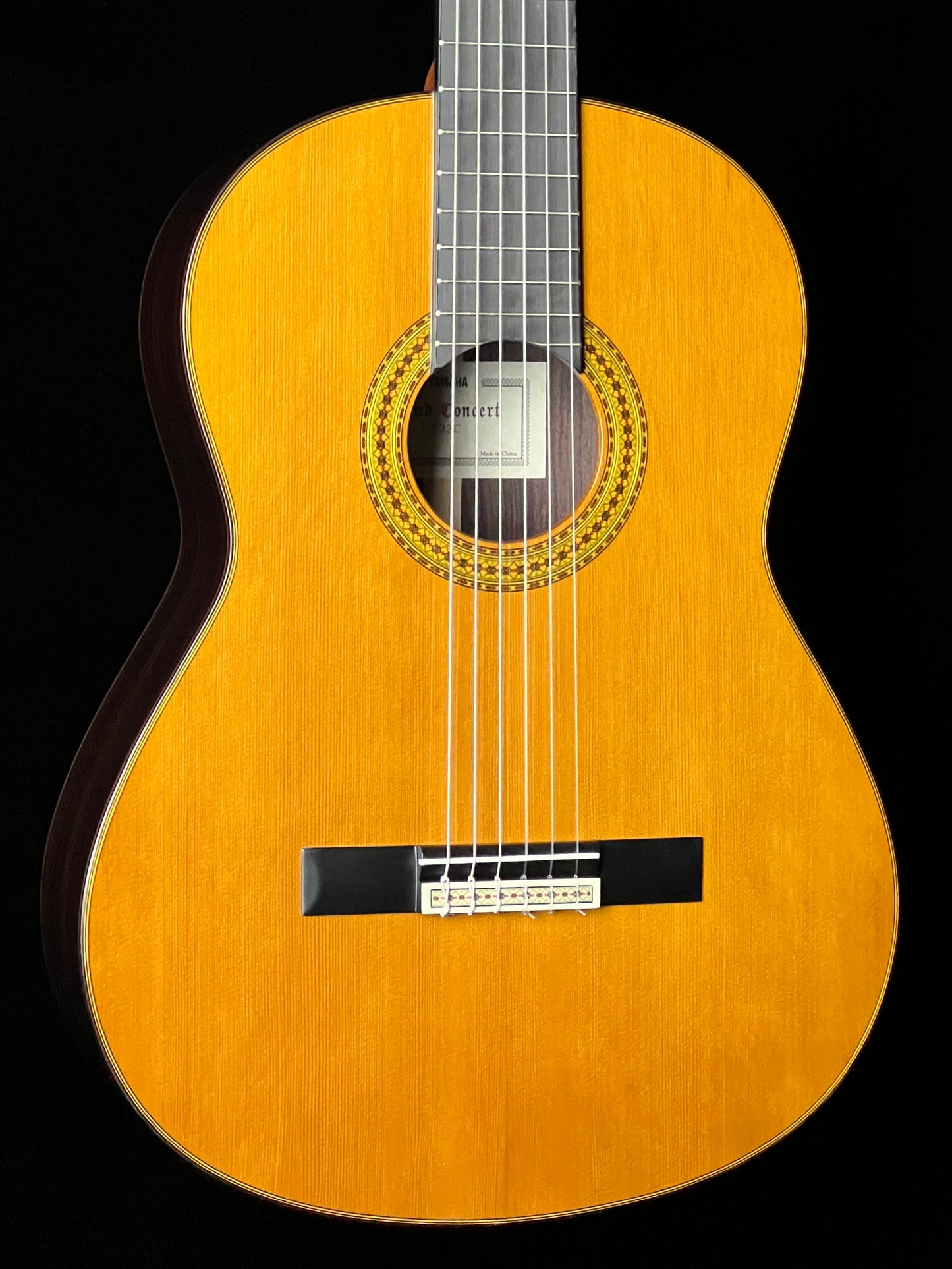 Yamaha GC22C Classical Solid Western Red Cedar / Solid Rosewood Acoustic Guitar - New