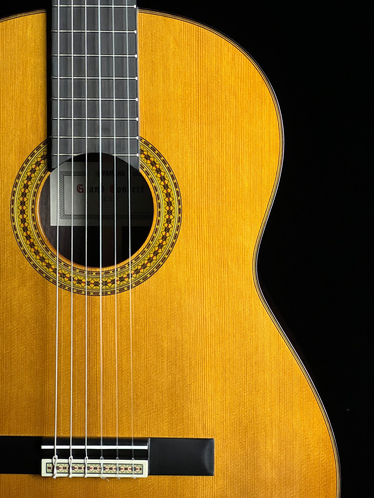 Yamaha GC22C Classical Solid Western Red Cedar / Solid Rosewood Acoustic Guitar - New