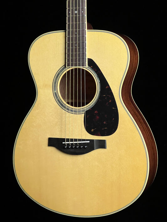 Yamaha LS6M Concert Solid Engelmann Spruce / Mahogany Acoustic Guitar with Pickup - New